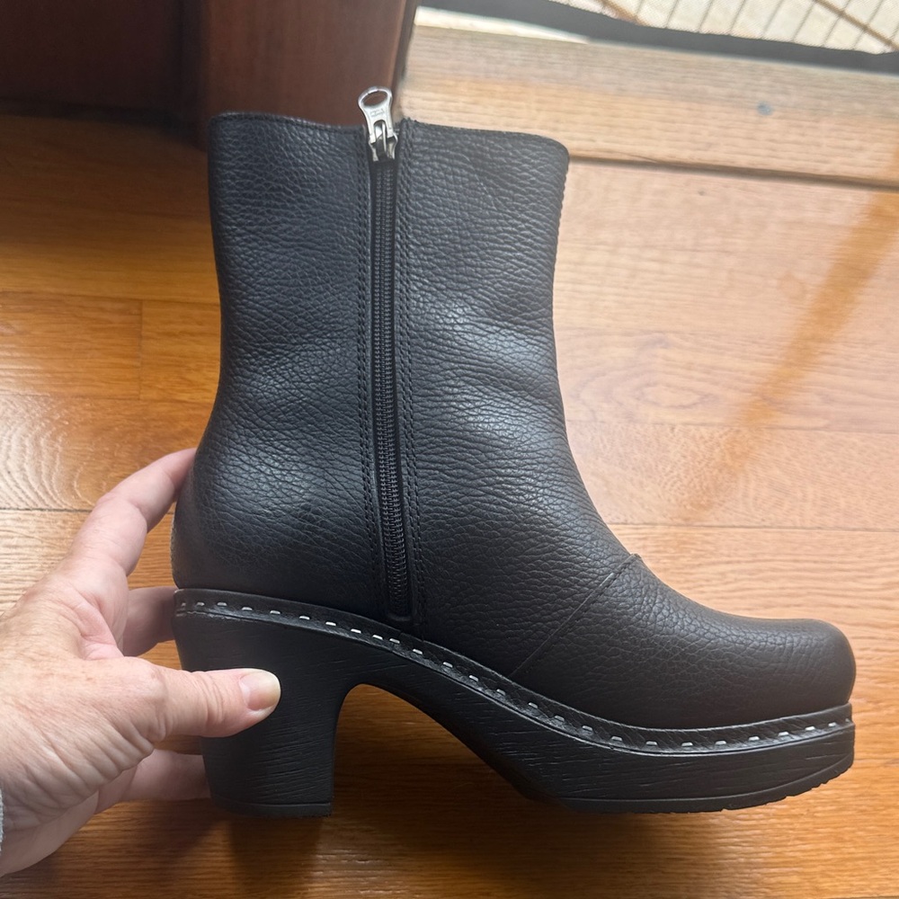 Platform Black Leather Ankle Boots by Calou Stockholm - Picture 2 of 6